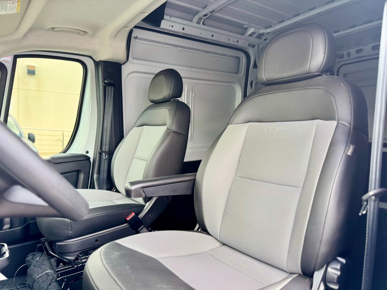 2024 RAM ProMaster Cargo Van Tradesman