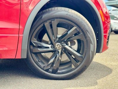 2024 Volkswagen Tiguan SE R-Line Black