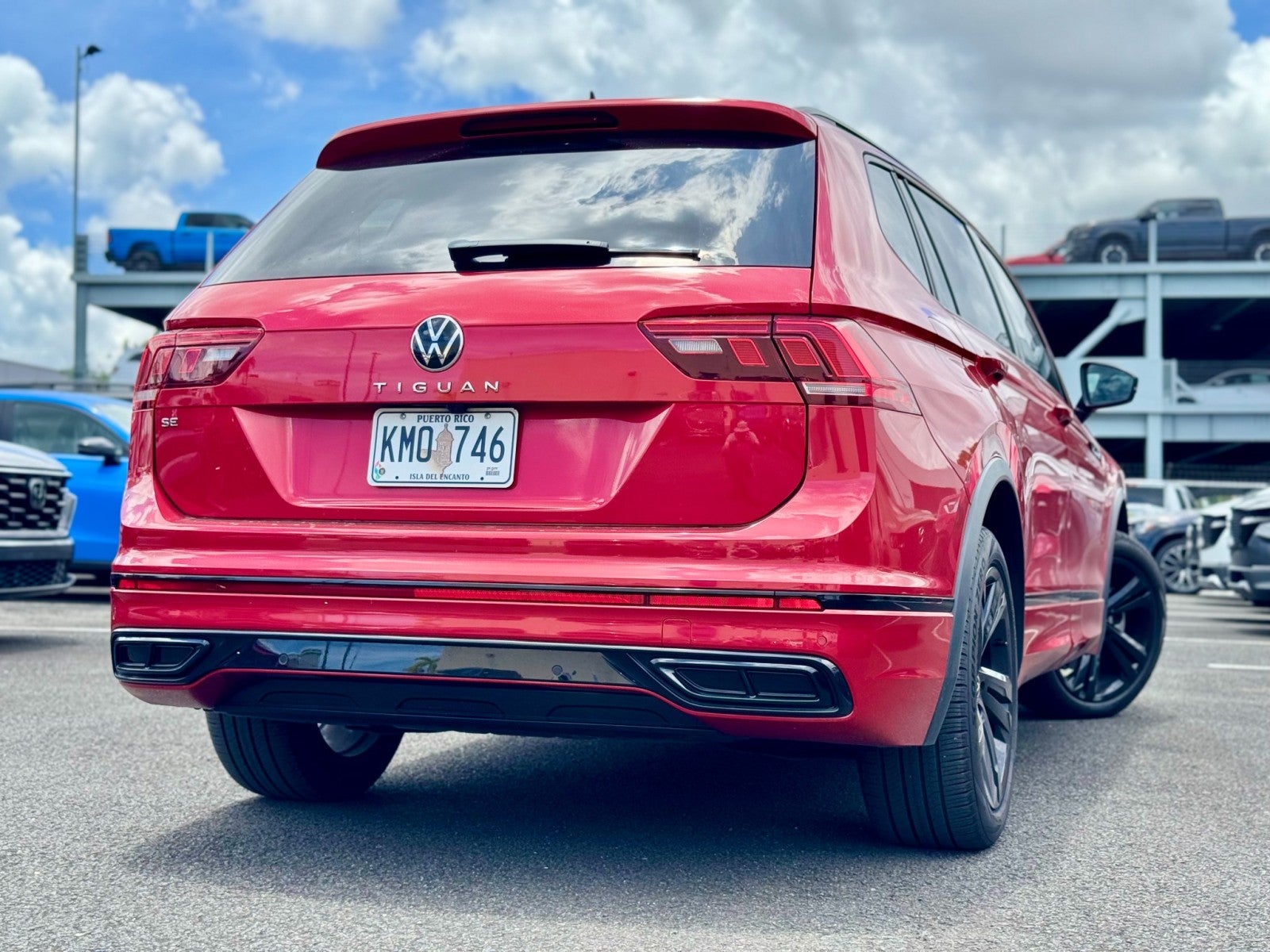 2024 Volkswagen Tiguan SE R-Line Black