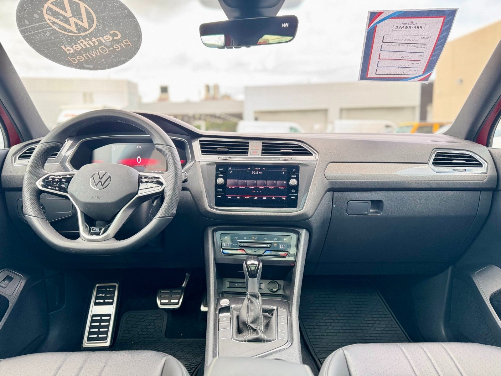 2024 Volkswagen Tiguan SE R-Line Black