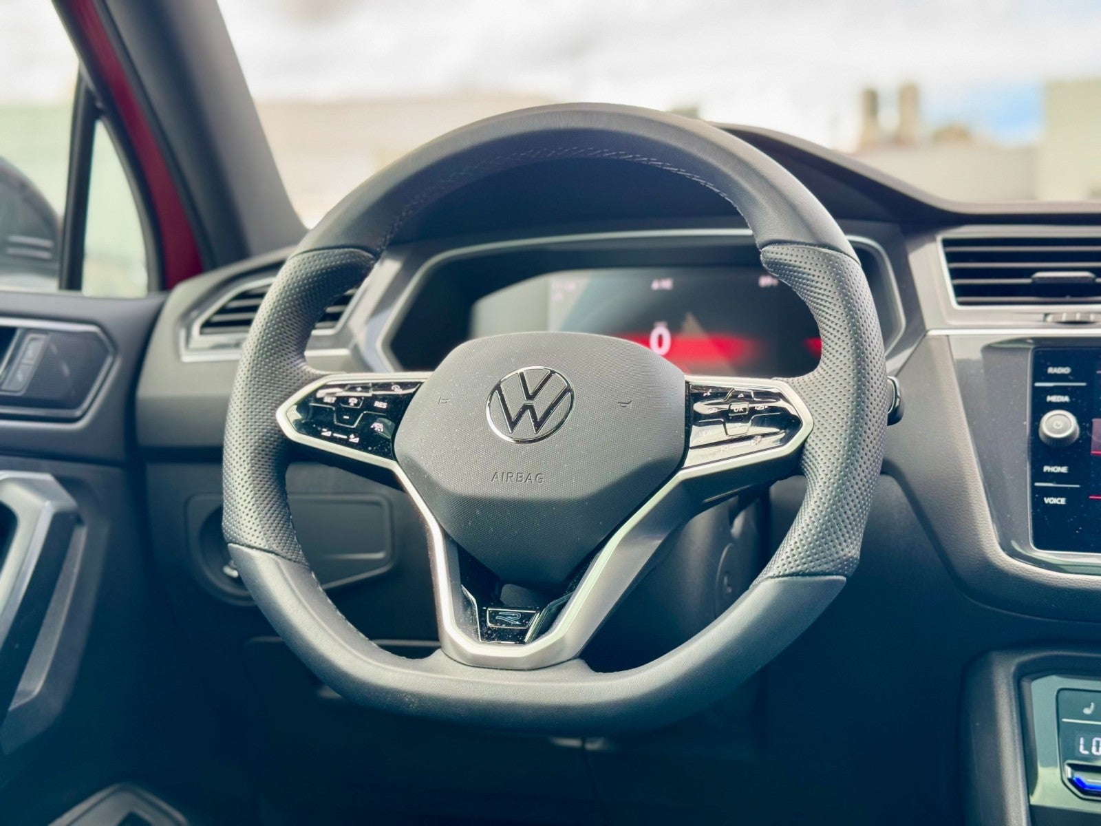 2024 Volkswagen Tiguan SE R-Line Black