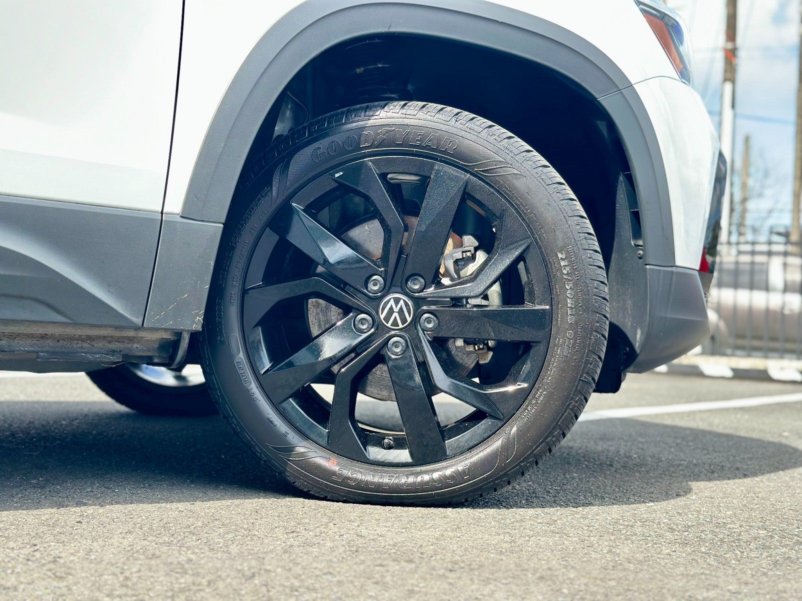 2023 Volkswagen Taos SE