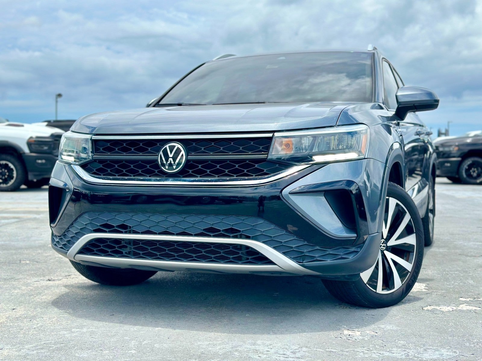 2023 Volkswagen Taos SE